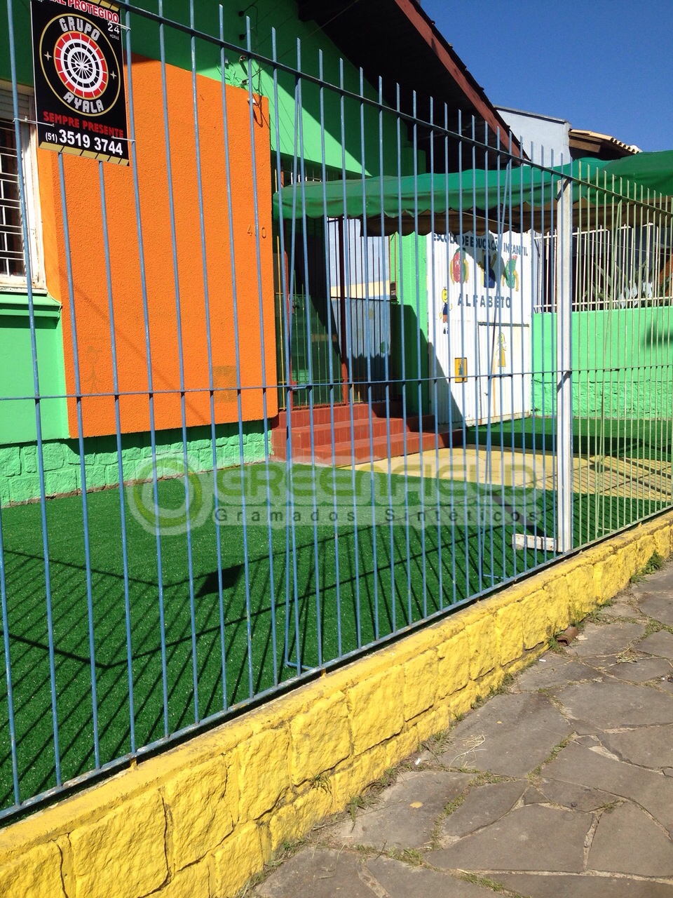Escola de Educação Infantil Alfabeto - Grama sintética decorativa - Porto Alegre / Rio Grande do Sul